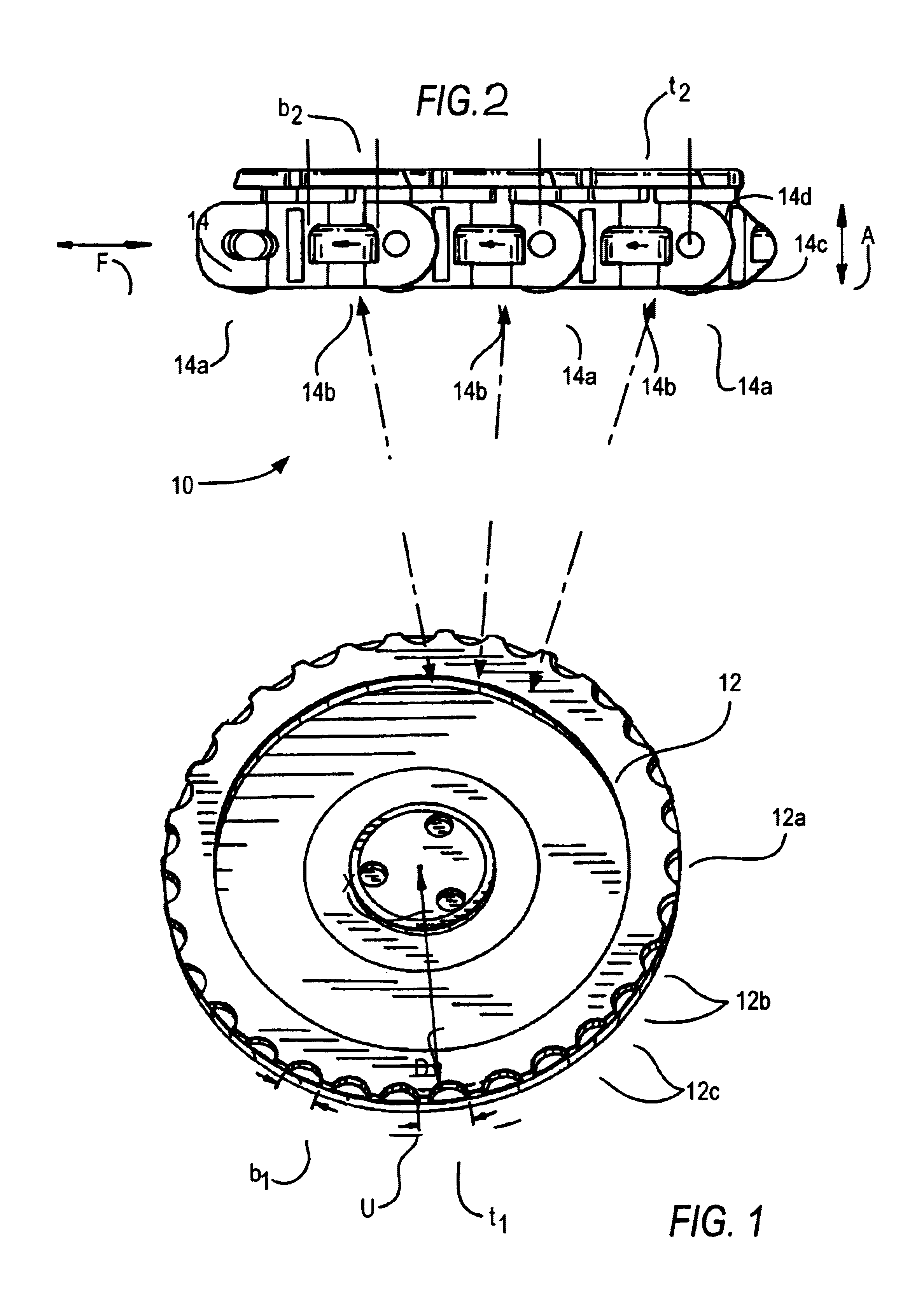 Drive mechanism for a conveyor with stretching compensation means