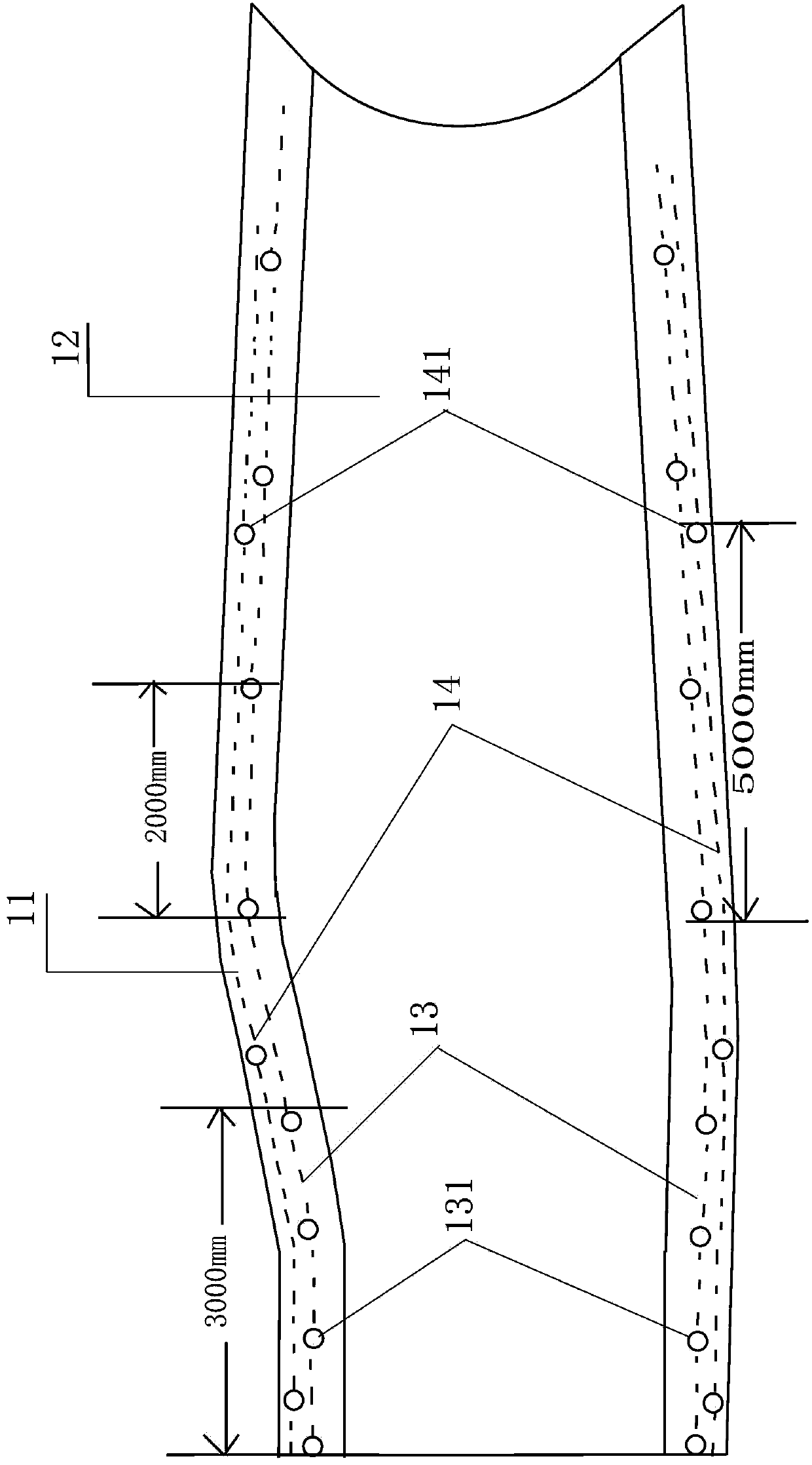 Wind turbine blade mold with double vacuum systems and method for making wind turbine blade by wind turbine blade mold