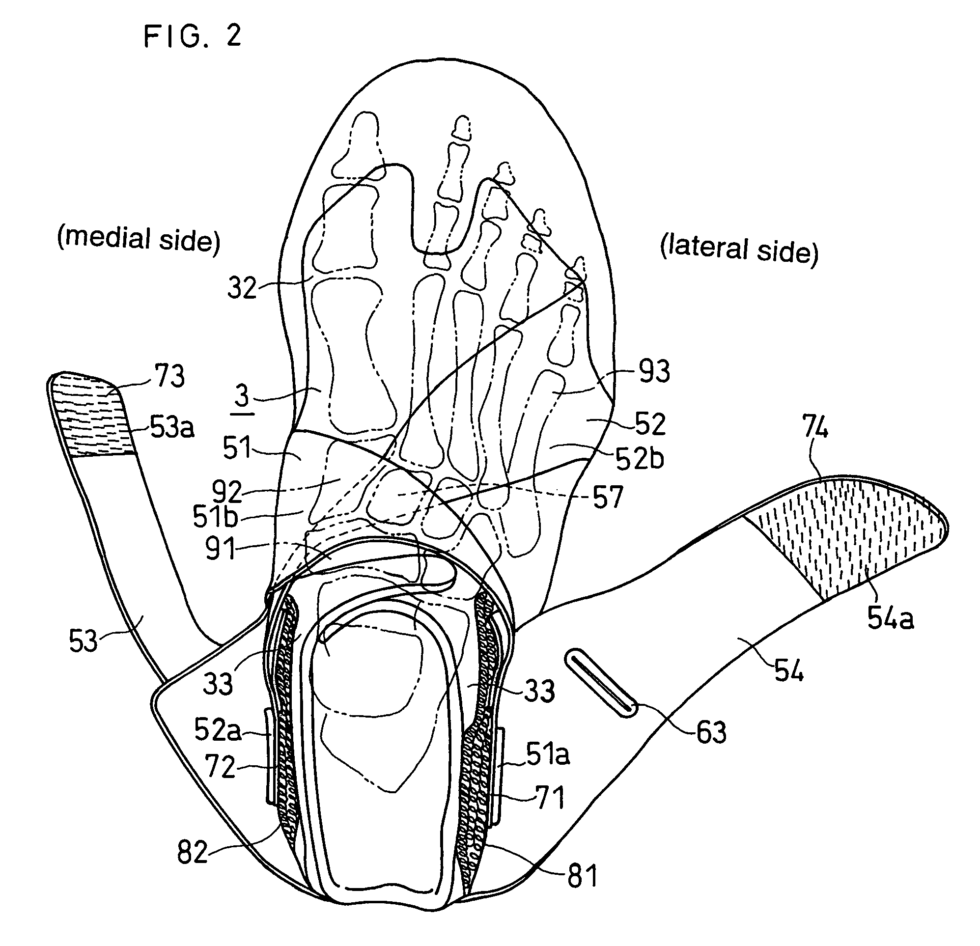 Shoe that fits to a foot with belts