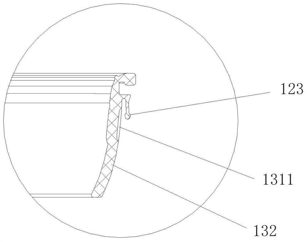 Anti-liner-suction cooking utensil