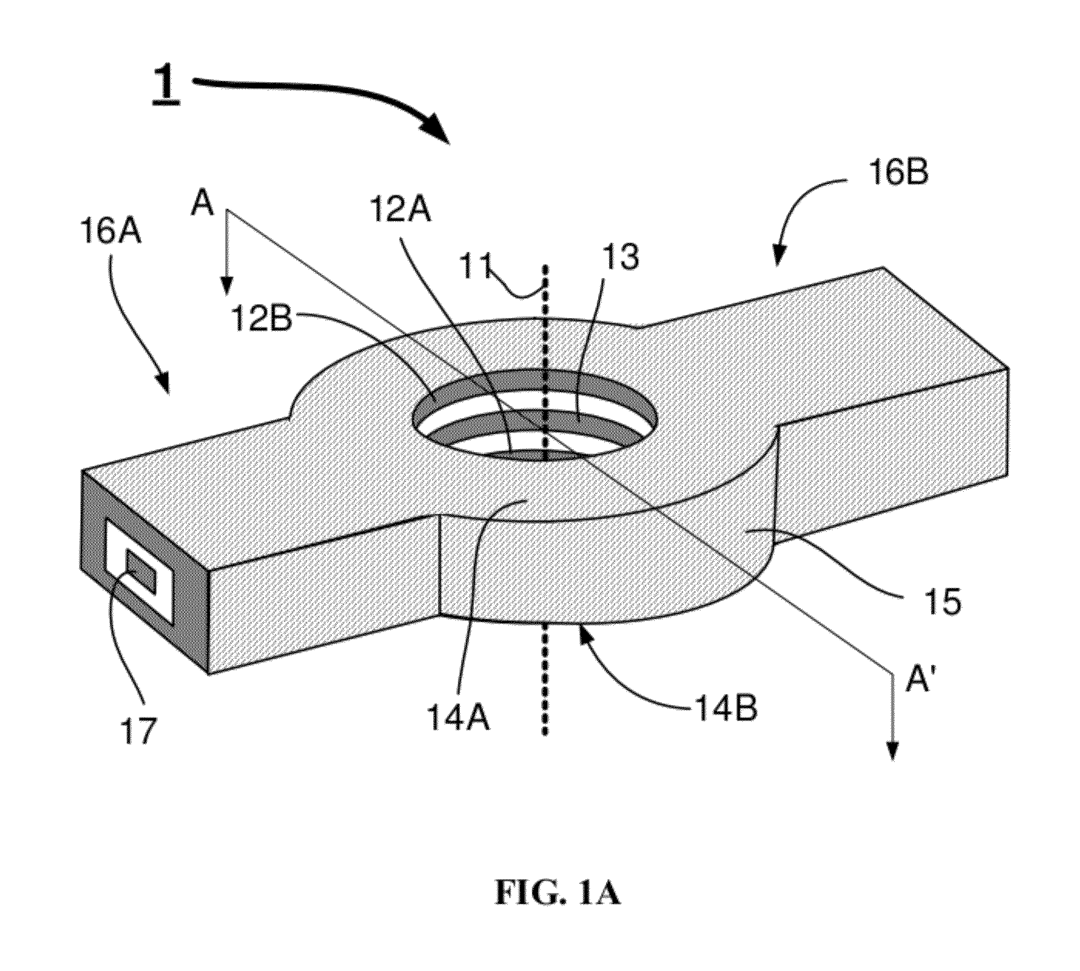 Method for centering an optical element in a TEM comprising a contrast enhancing element