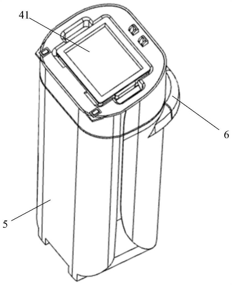 Recycling container and cleaning equipment