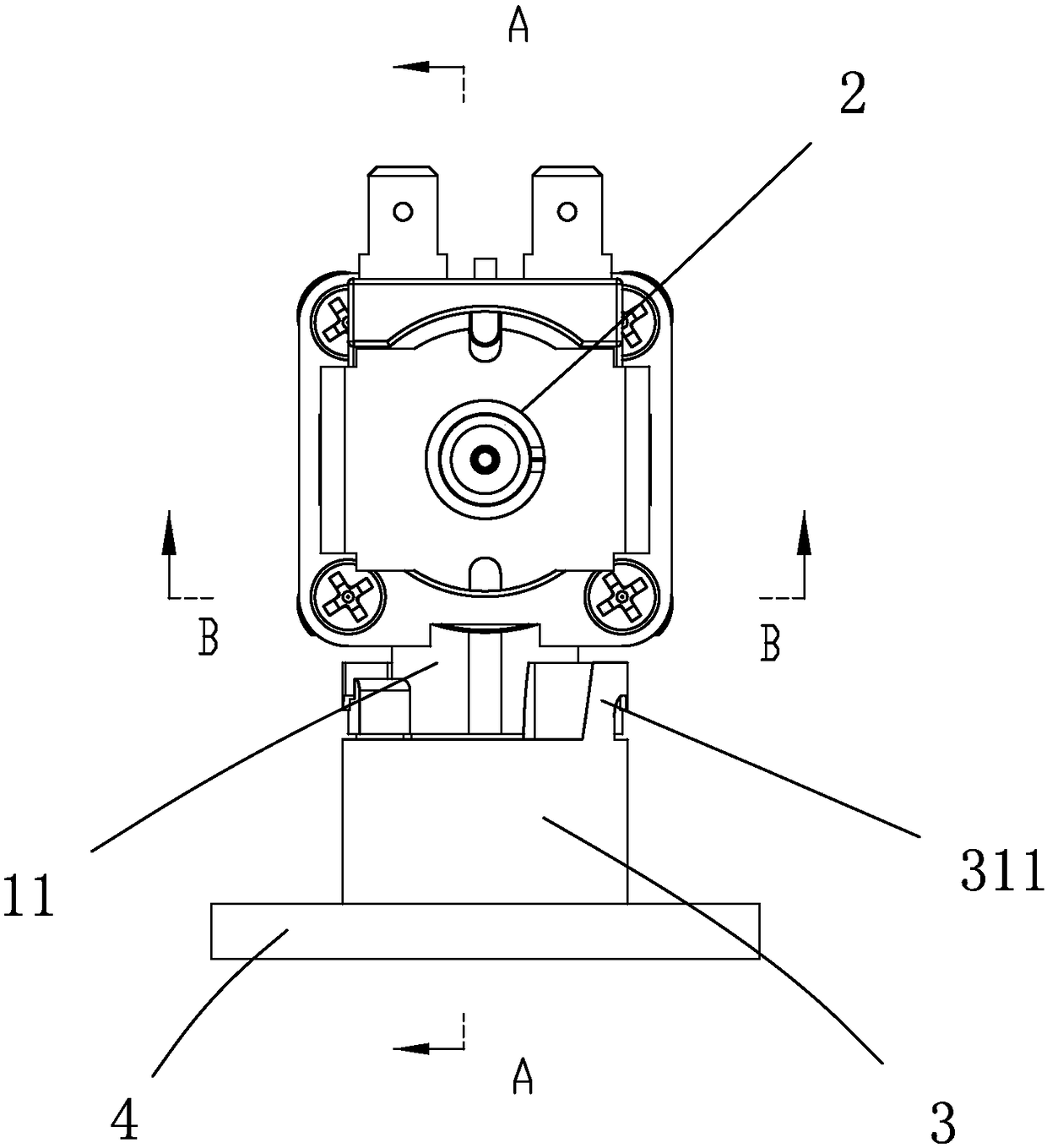 Connecting structure of electromagnetic valve and water in-out pipeline