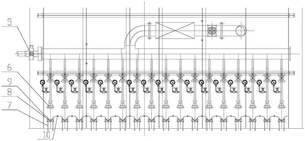 Low-temperature denitration device and method for denitration through low-temperature denitration device