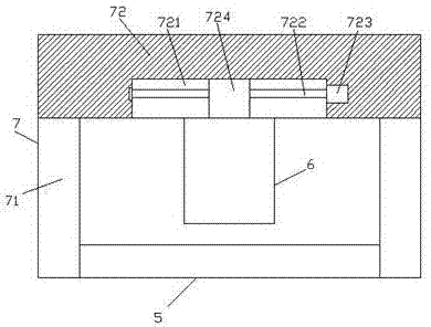 Garbage compression treatment device