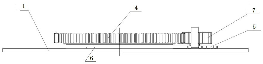 Gear backlash adjusting structure and adjusting method thereof