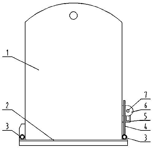 Semi-autogenous mill steel ball hoisting and charging device capable of effectively preventing steel balls from falling