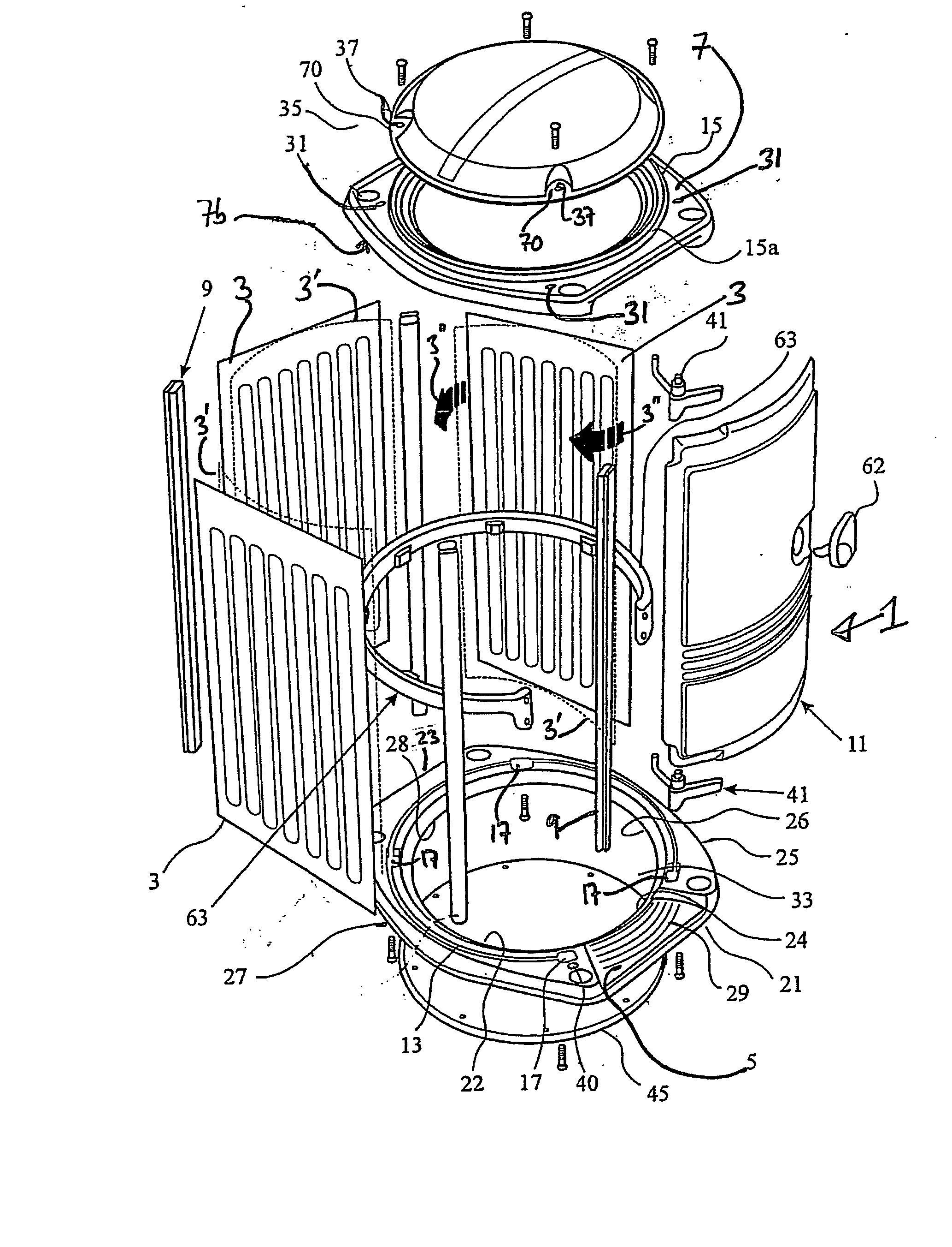 Portable enclosure in particular for sanitary purposes