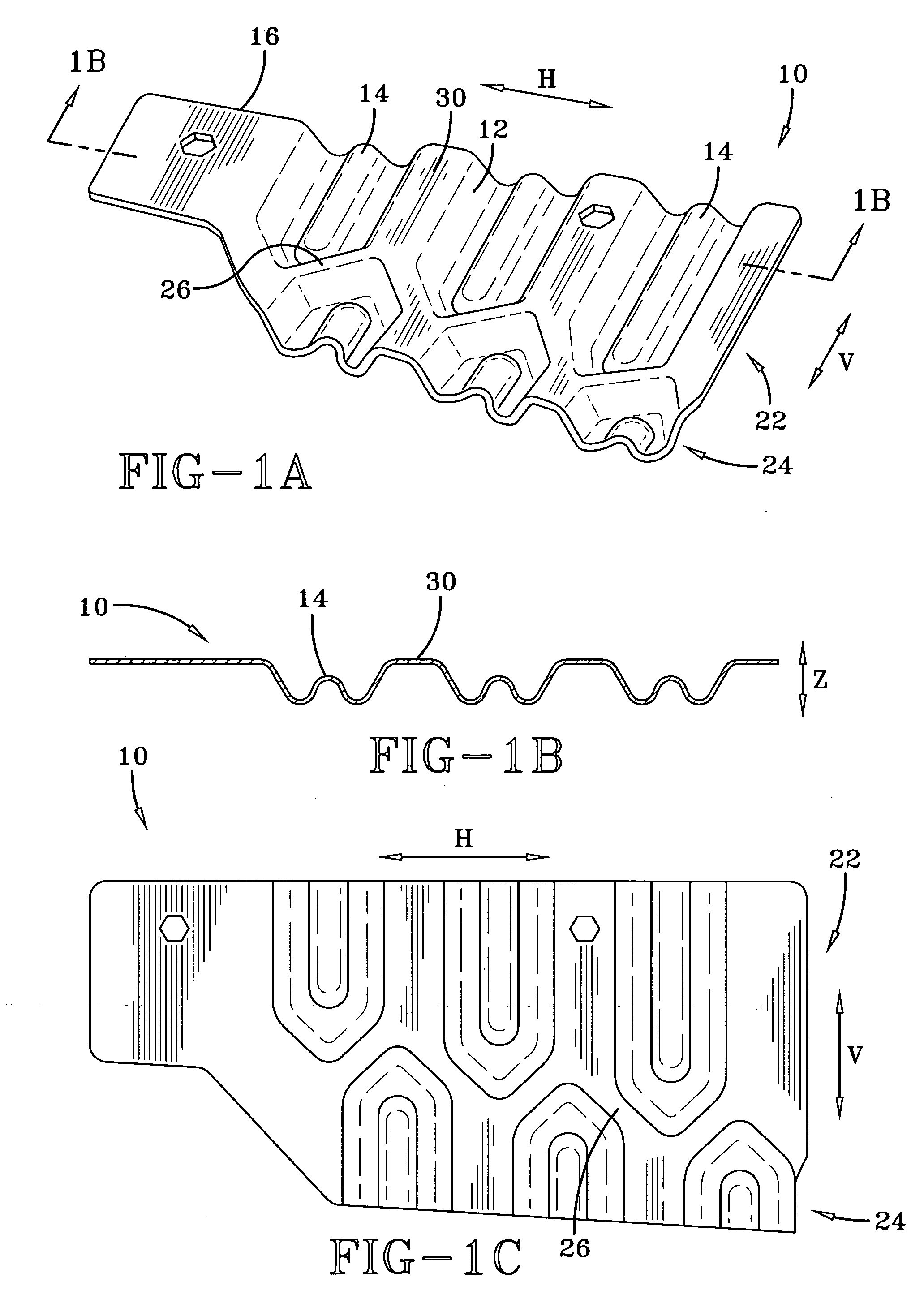 Three-dimensional tread sipes and mold blade for forming three-dimensional tread sipes