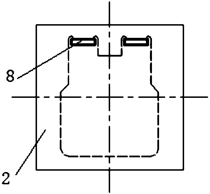 Ceramic insulator for electronic packaging and manufacturing method thereof