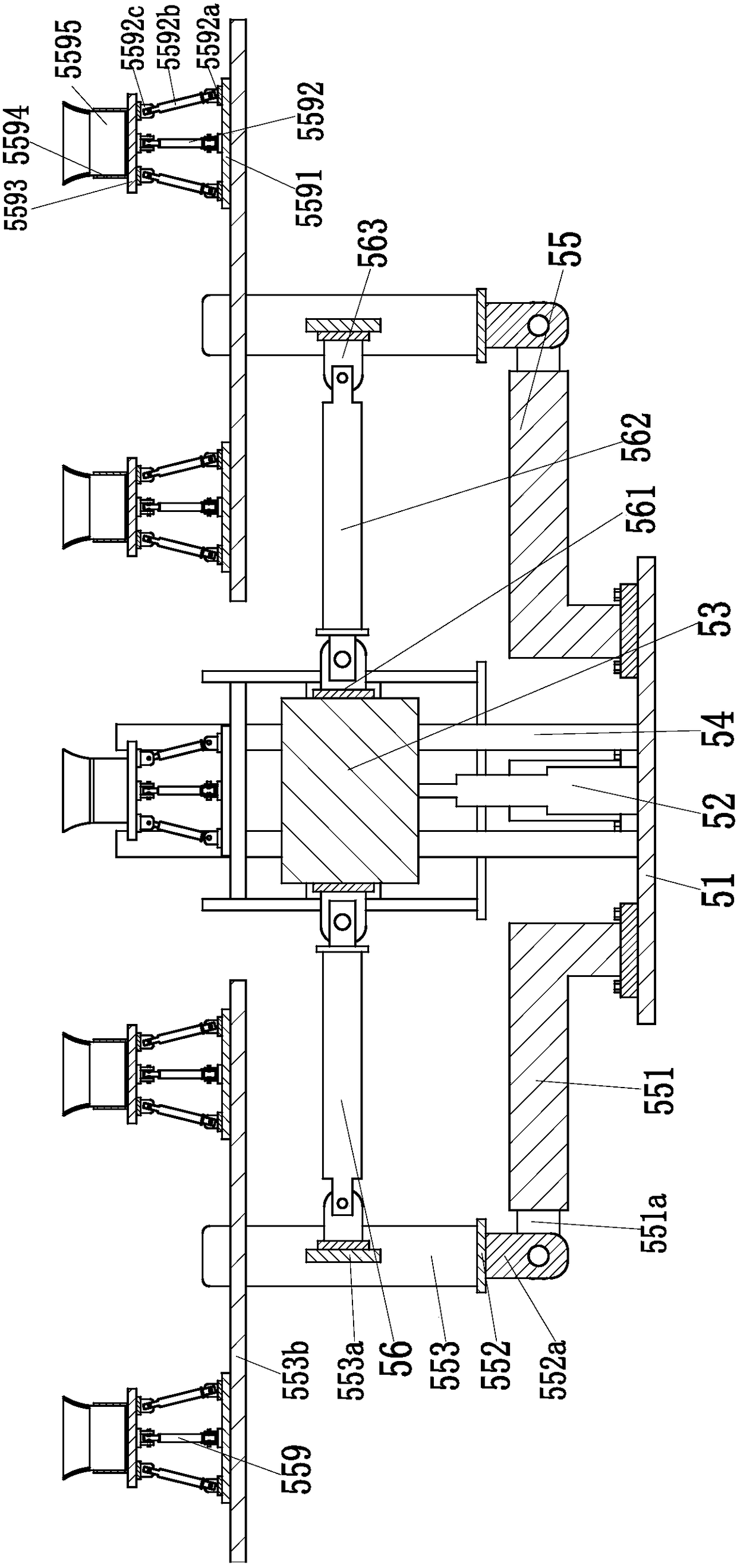 An automatic vacuuming device for a chemical laboratory