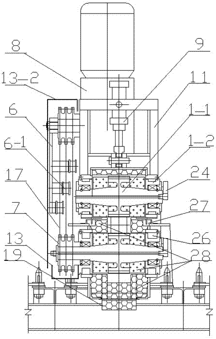 Underdrive-concentrated withdrawal and straightening machine with thermal insulation device