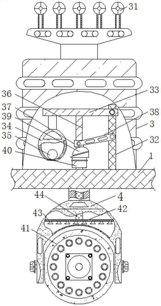 Outdoor camera automatic cleaning device capable of avoiding dust shielding