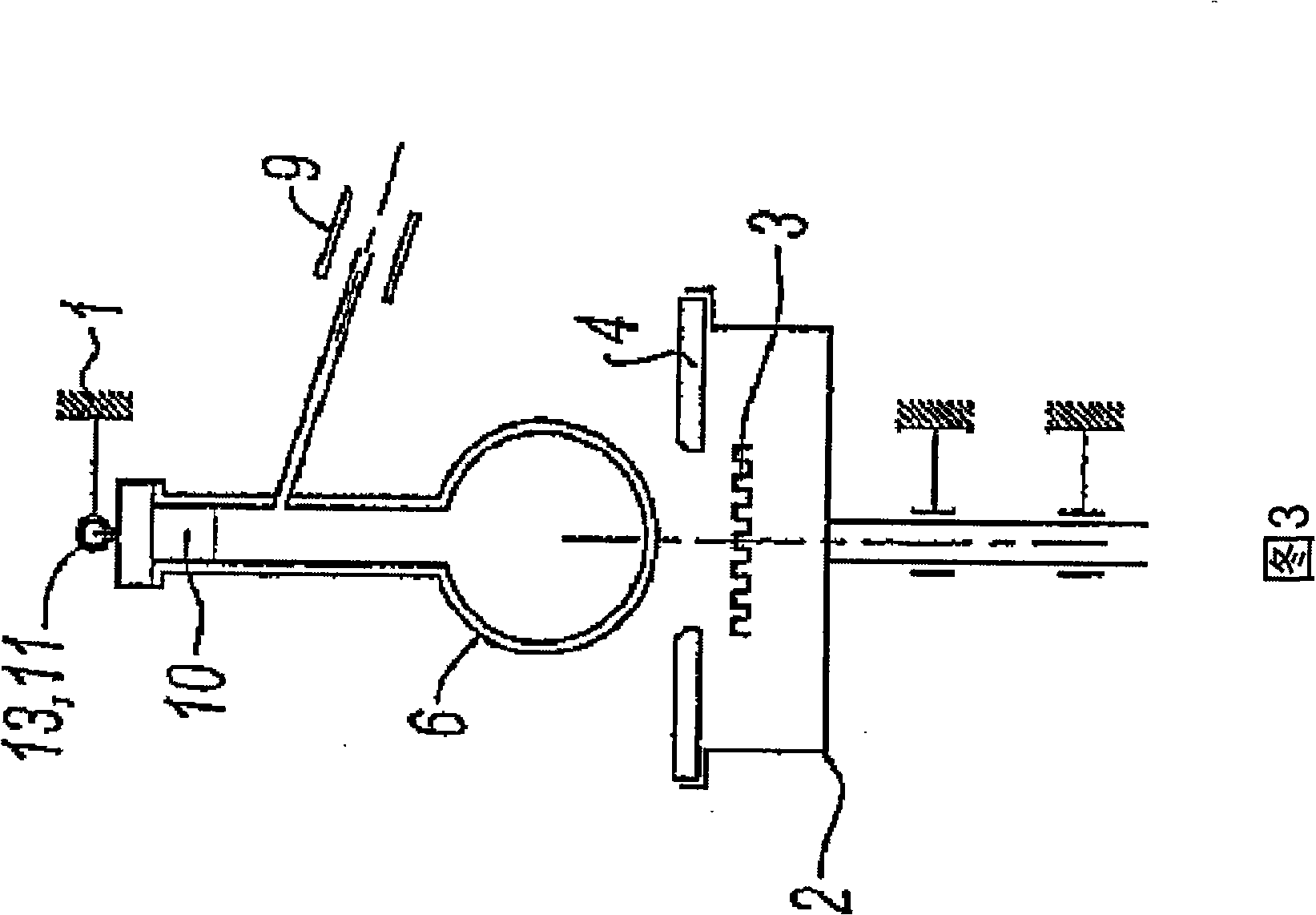 Distilling device suitable for globular distillation flask