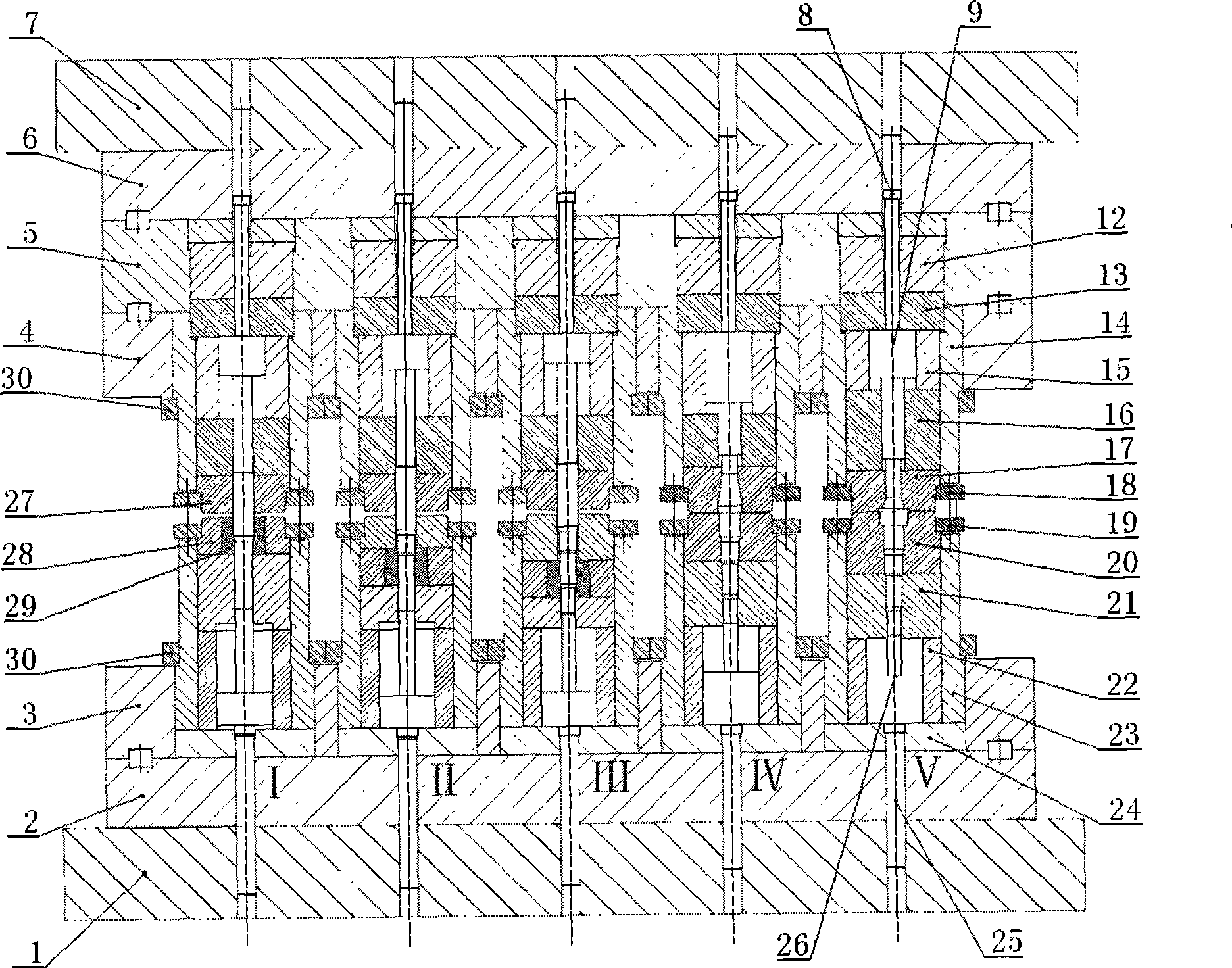 Sedan gear-box axle piece cold finish-forging formation method and die