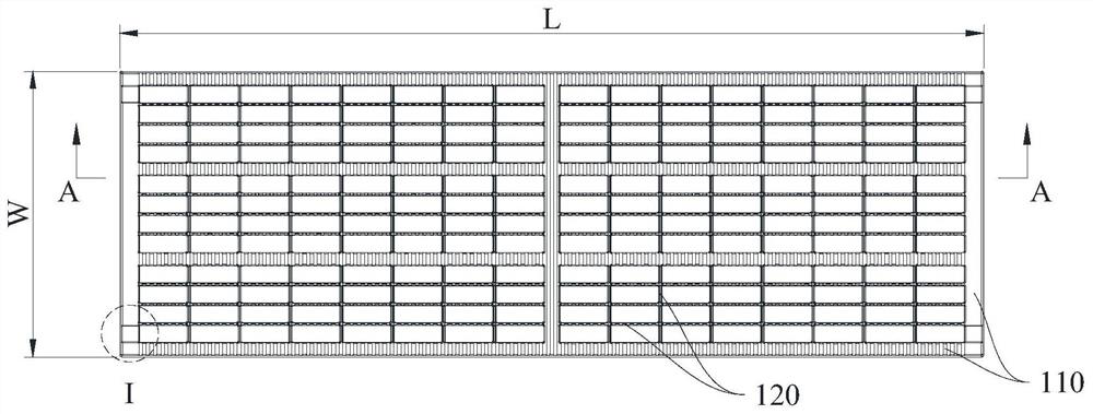 Corrosion-resistant cable bridge plate and corrosion-resistant cable bridge assembled by same