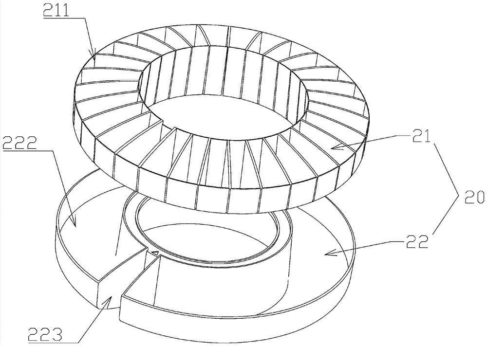 Intelligent medicine box provided with replaceable partitioned medicine tray