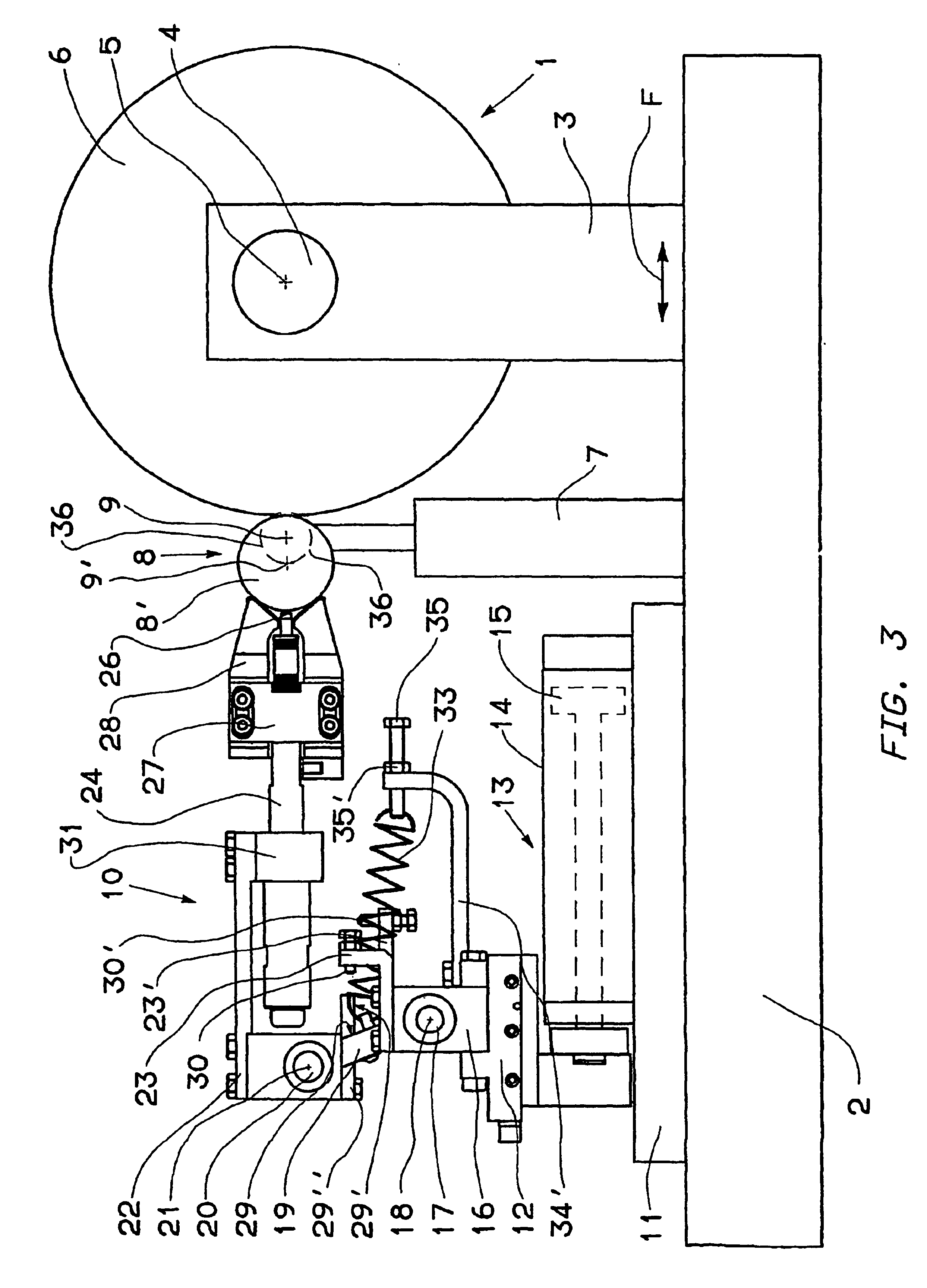 Apparatus for the diameter checking of eccentric portions of a mechanical piece in the course of the machining in a grinding machine