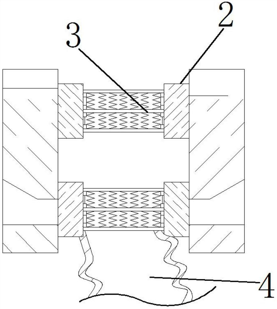 Cattle and sheep feed additive capable of reducing degradation degree of proteins and amino acids in rumens