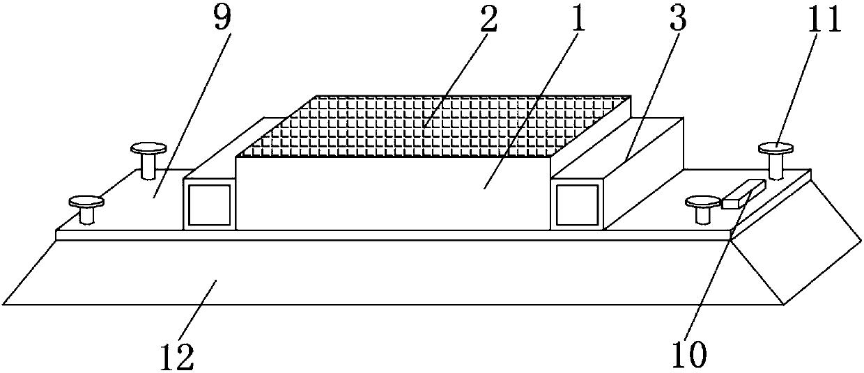 Automatic temperature decreasing device for outer wall of building