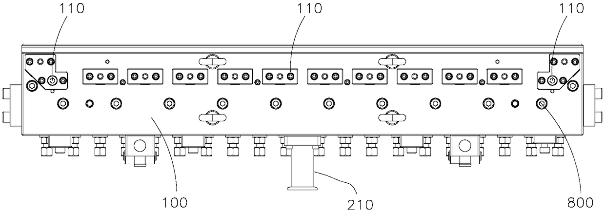 Slit type coating head