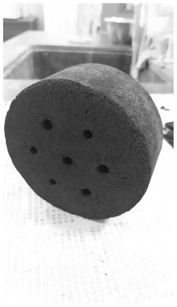 Ceramic powder preparation method based on freeze casting molding