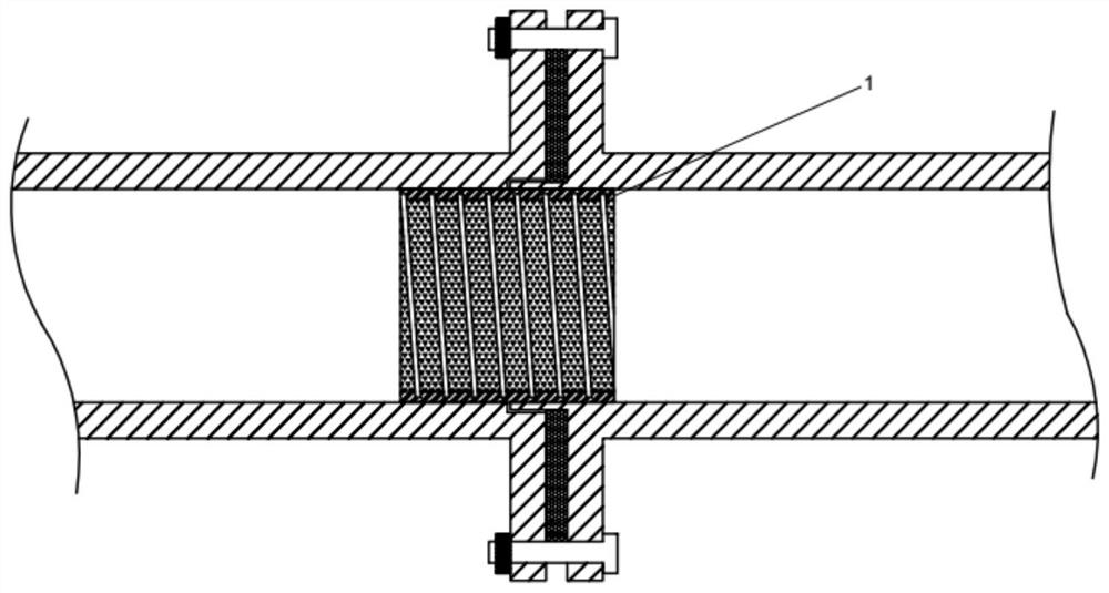 A natural gas pipeline with a flange sealing joint and its installation method