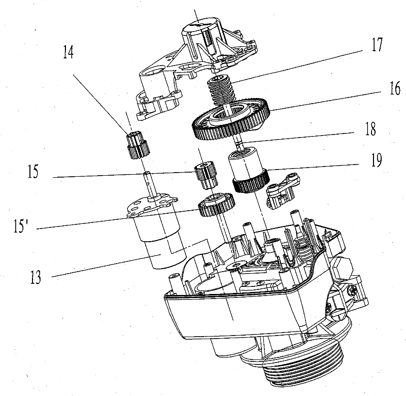 Automatic multi-way control valve