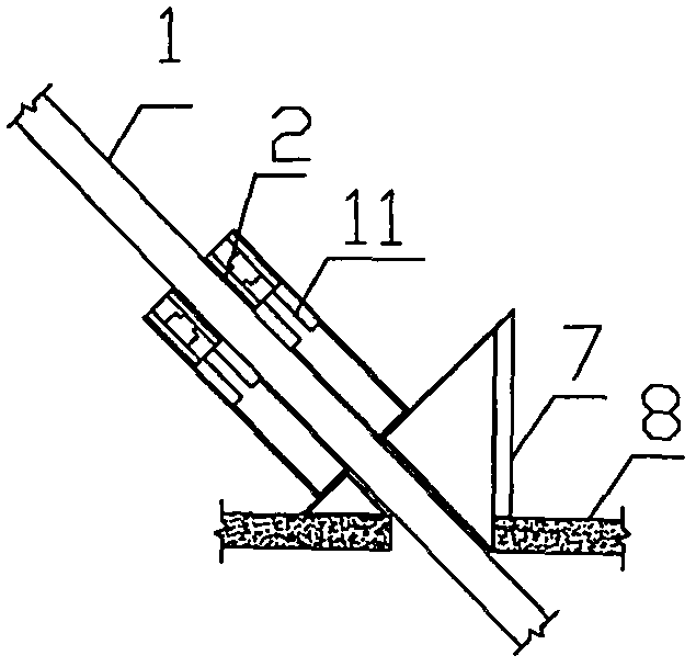 Inclined pile construction device and inclined pile foundation pit supporting construction method