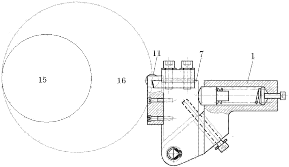 Crankshaft balance weight fan blade chamfering mechanism