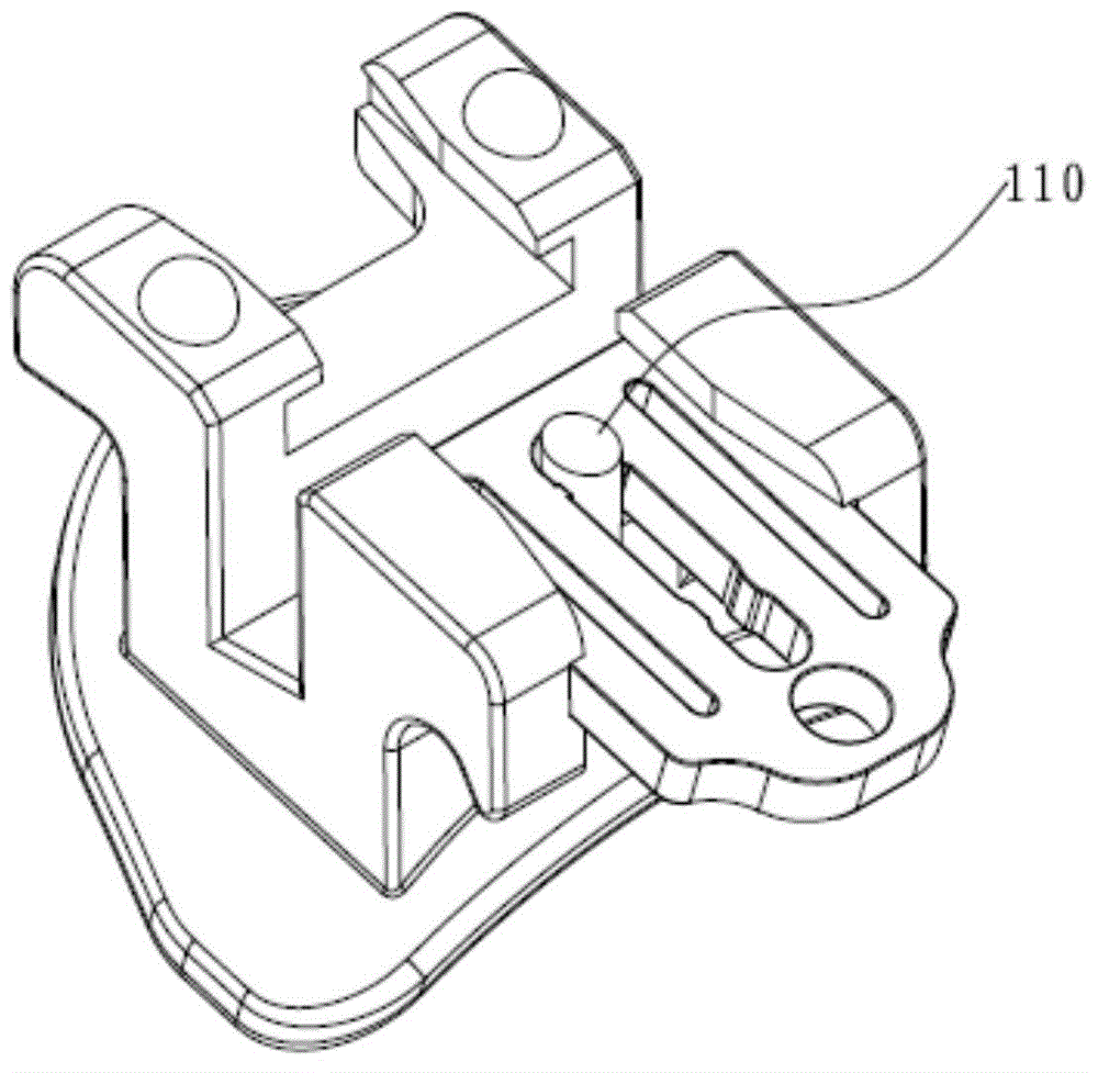 Conveniently-cleaned passive slip cover self-ligating bracket