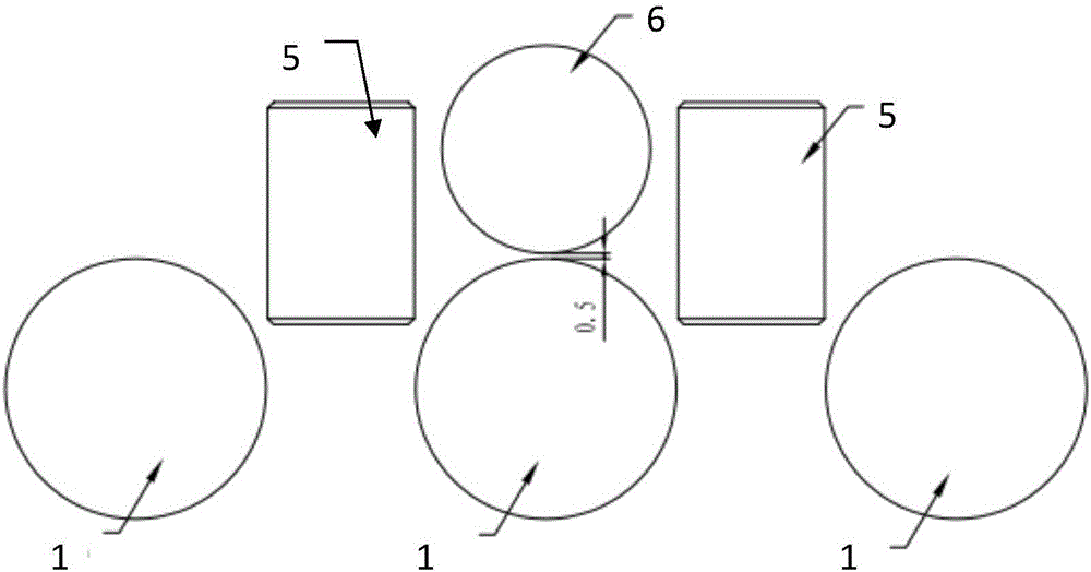 Auxiliary orienting device for conveying belted layer