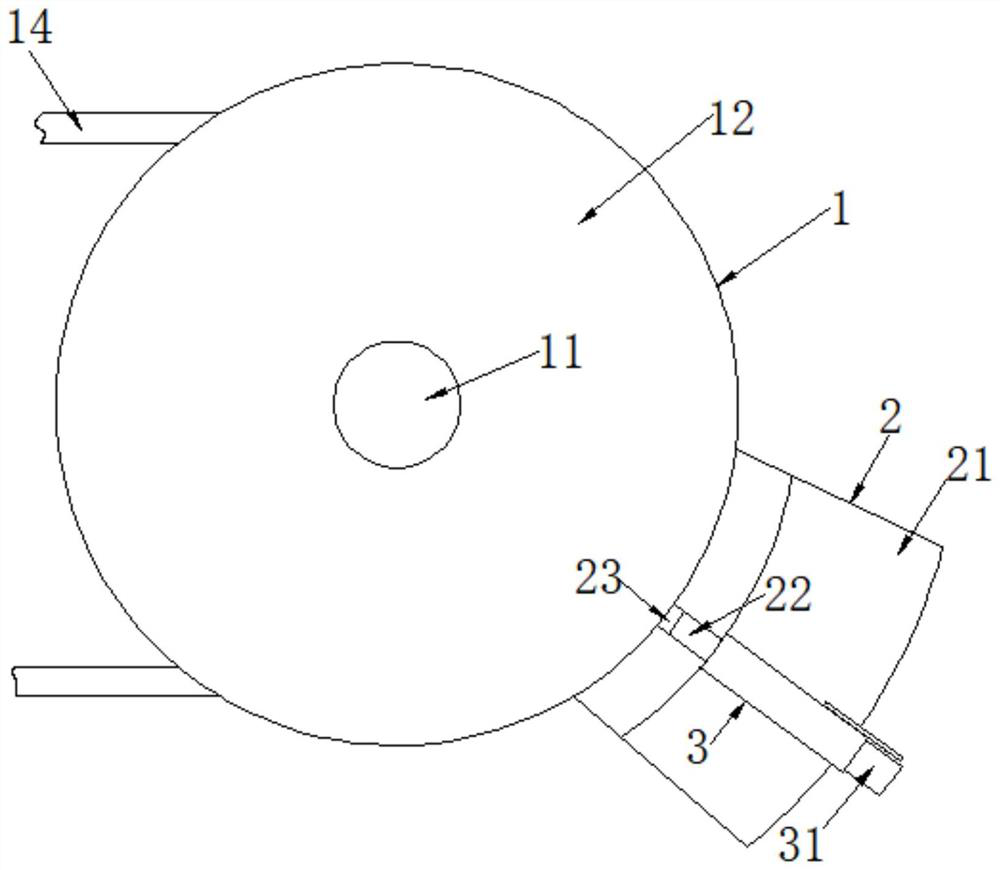 Soil-removing device for belt wheels of agricultural machine for farmland