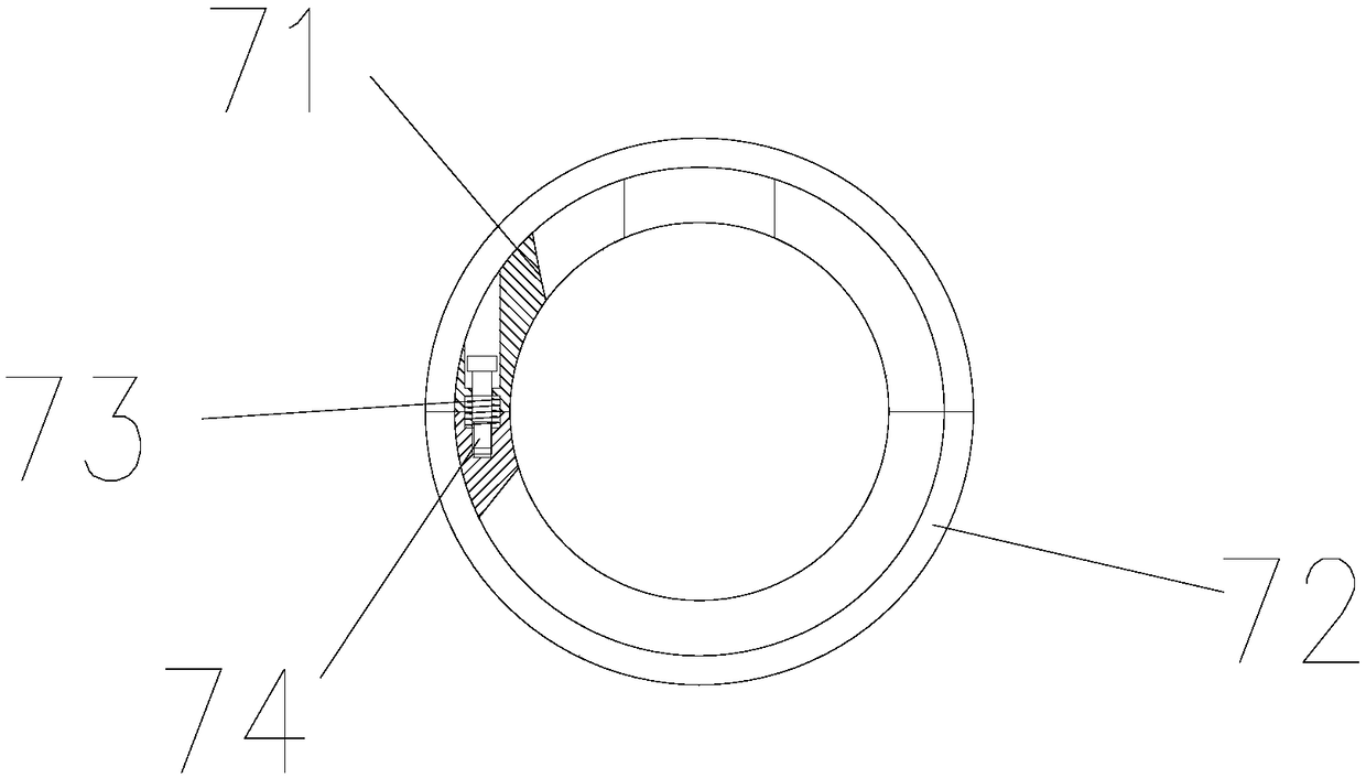 Tightening device with auxiliary centering function