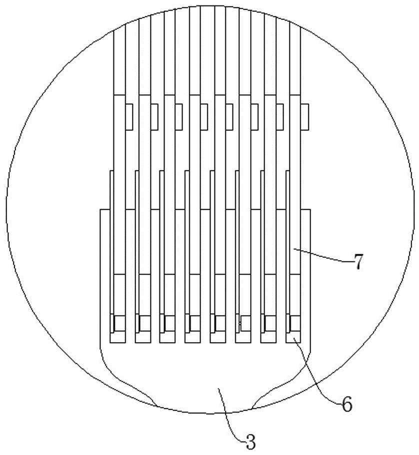 A portable retractable bagging device for grape planting