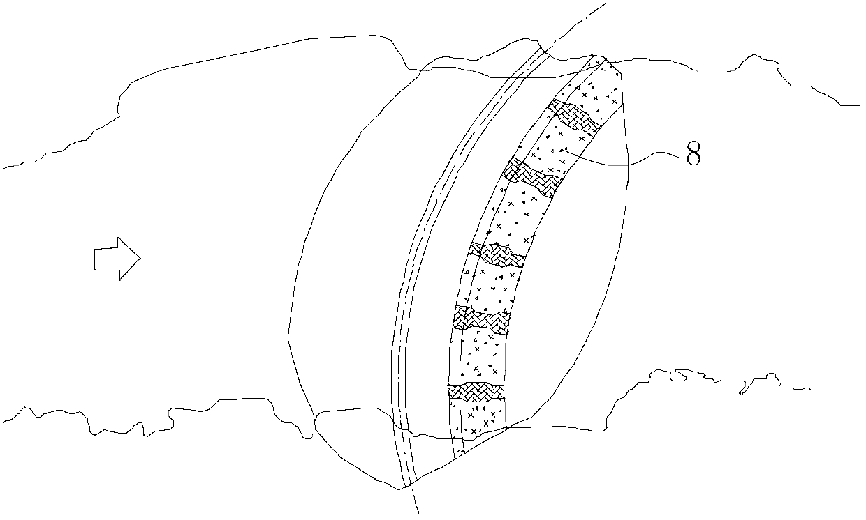 Soil-core-wall rock-fill dam and construction method thereof