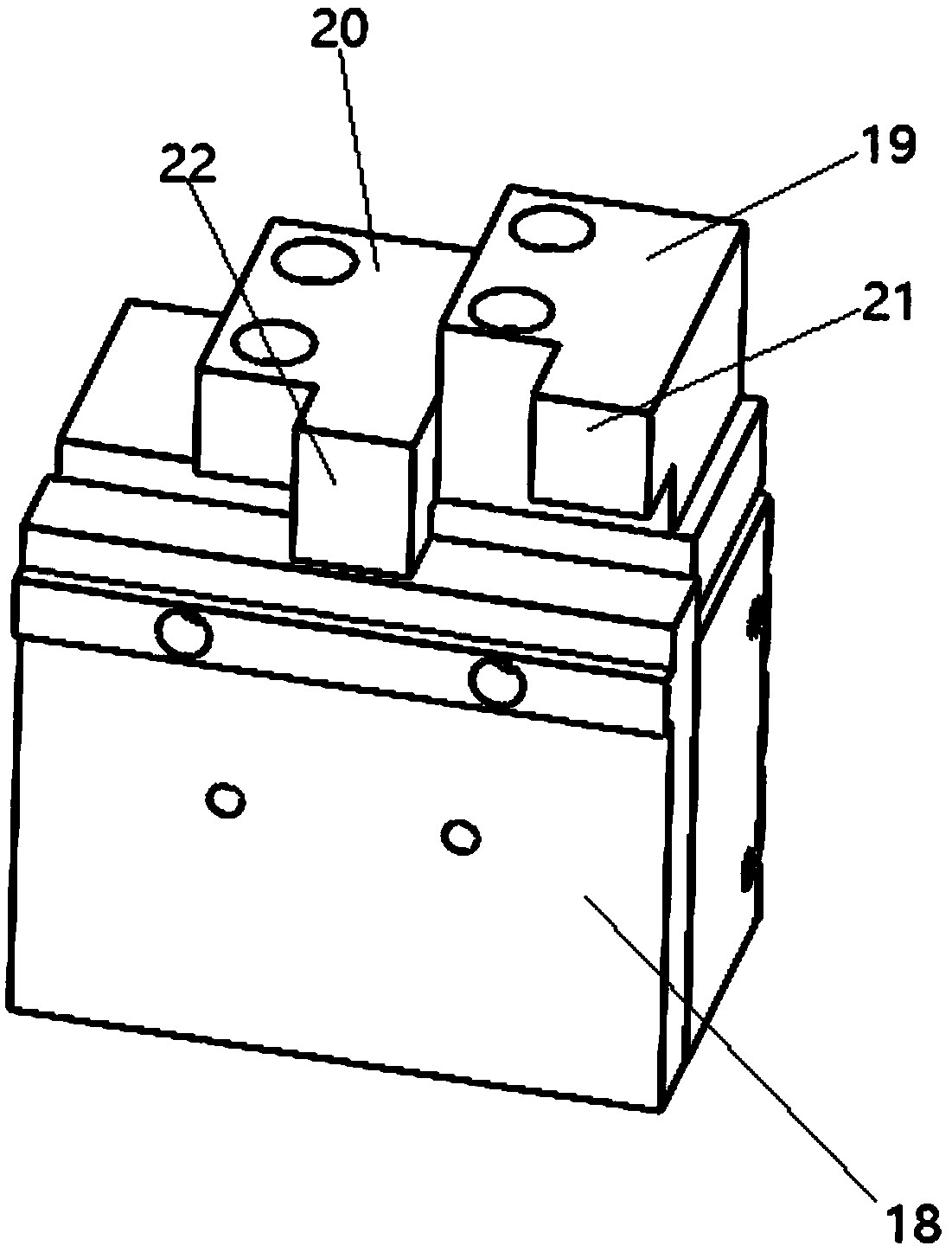 Synchronous belt conveying device