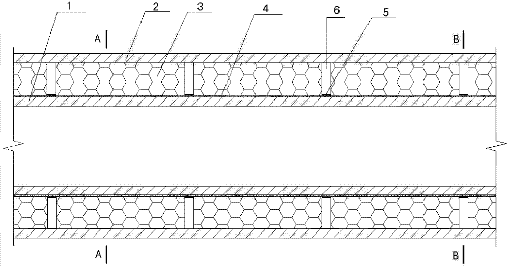 Coordination type deep-sea oil transportation pipeline