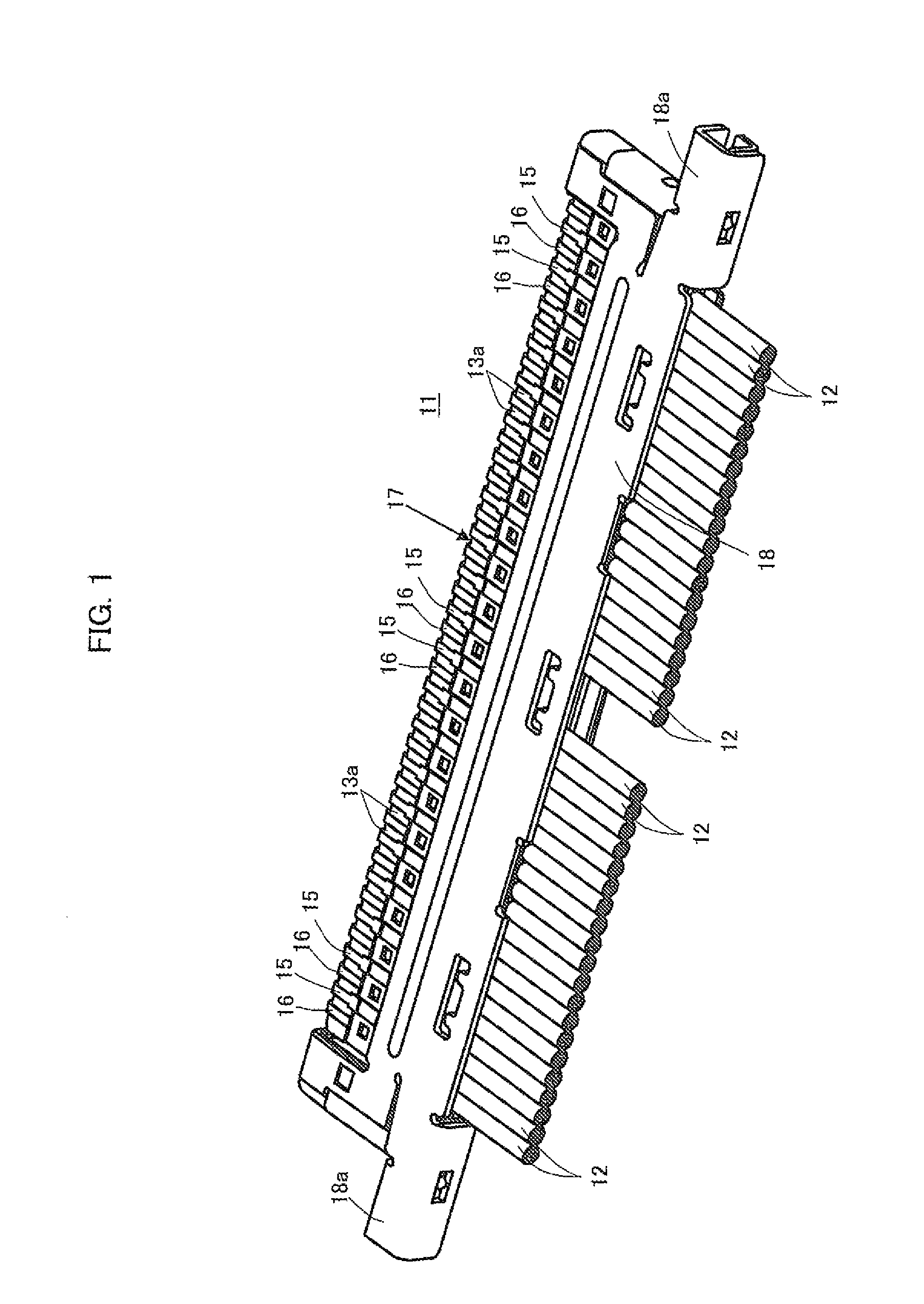 Cable connecting apparatus