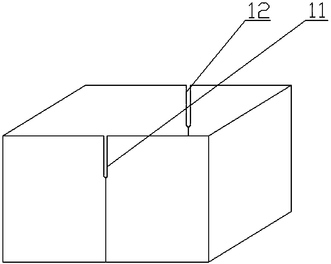 Workpiece frame for cleaning circular saw web and method of clamping circular saw blade in workpiece frame for cleaning circular saw blade