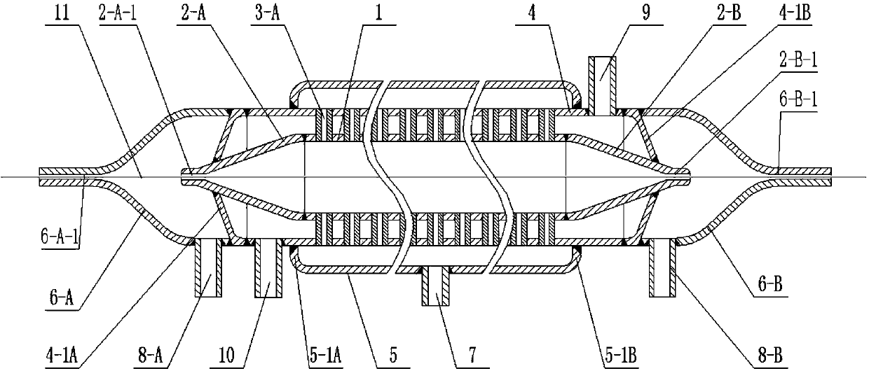 Jet device for supercritical fluid jet dyeing of yarns