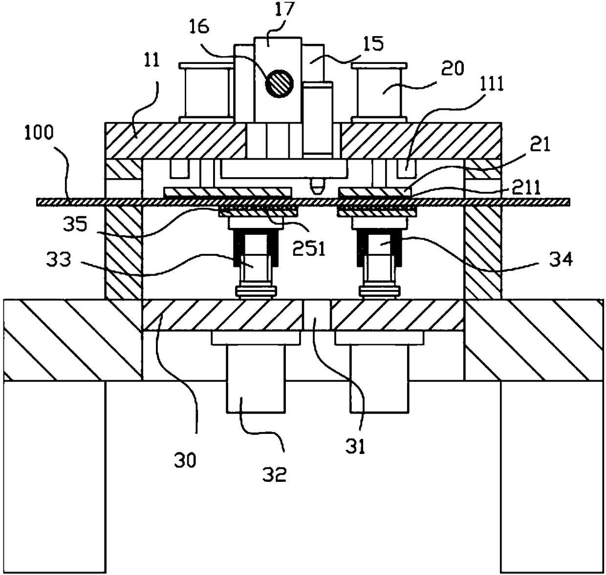 Compression-type fixing cutting mechanism for automobile steel plates