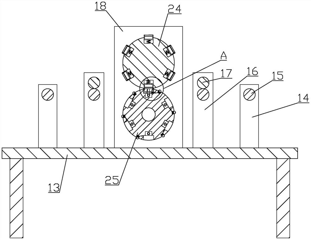 Porous film production device and production processing method thereof