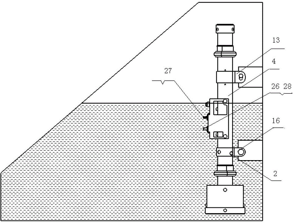 Capacitance type oil level measuring transducer