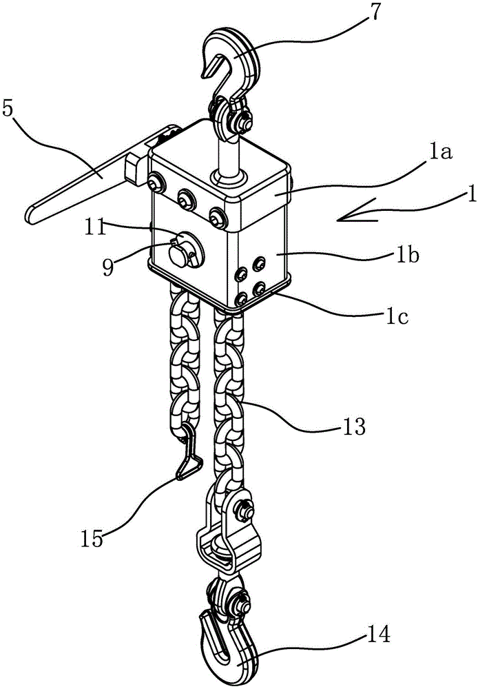 A chain retractable device