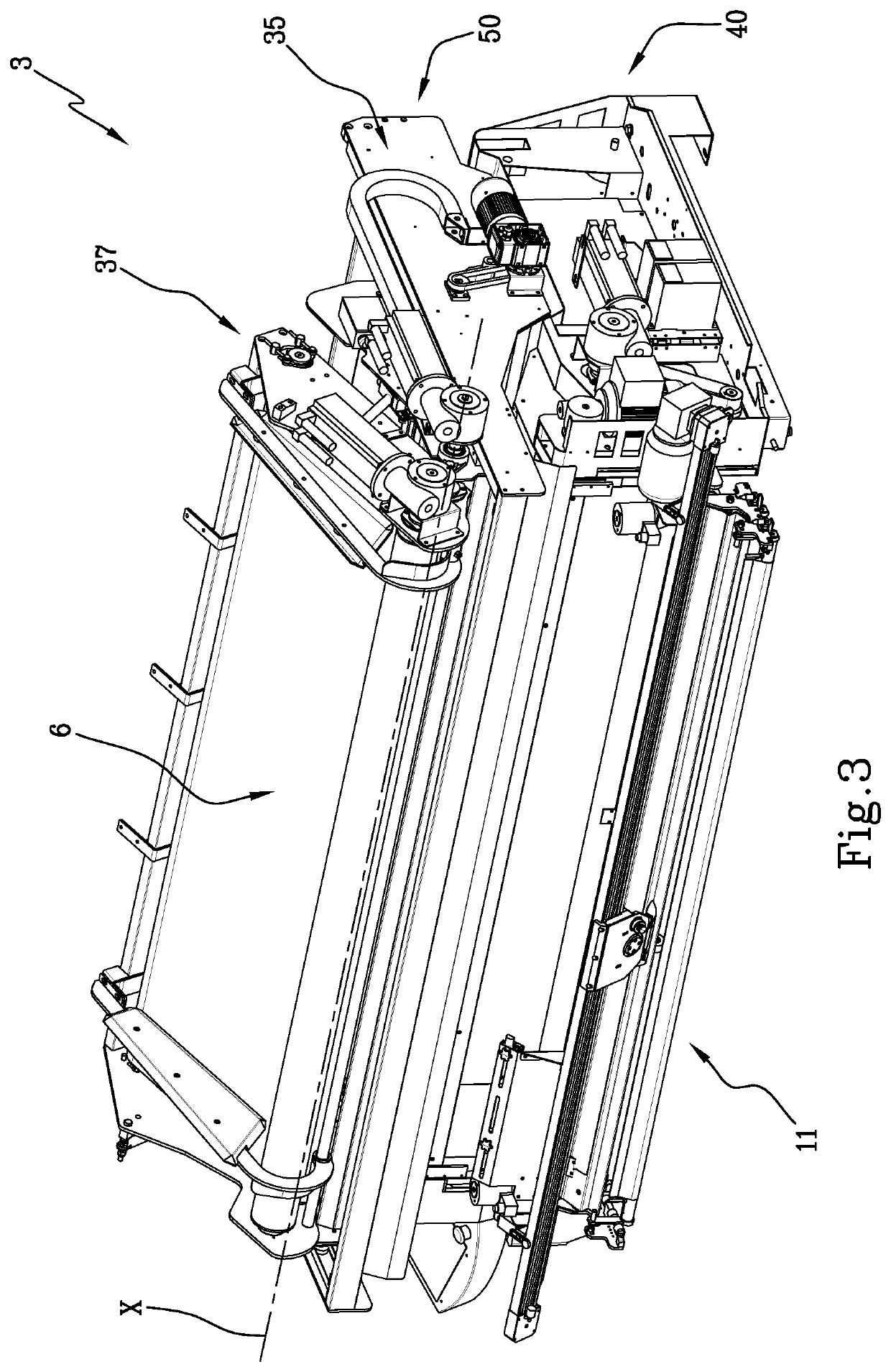 Machine for spreading fabric