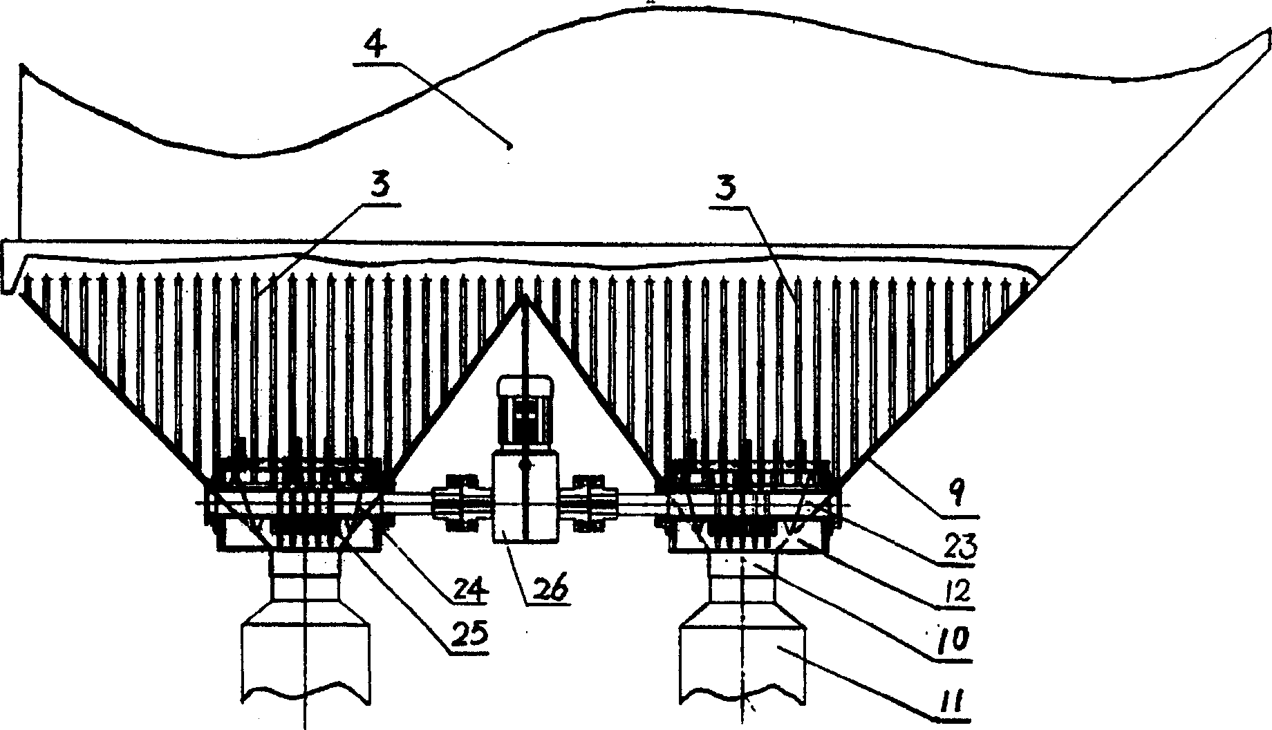 Method andapparatus for pouring bulk material in bags at port