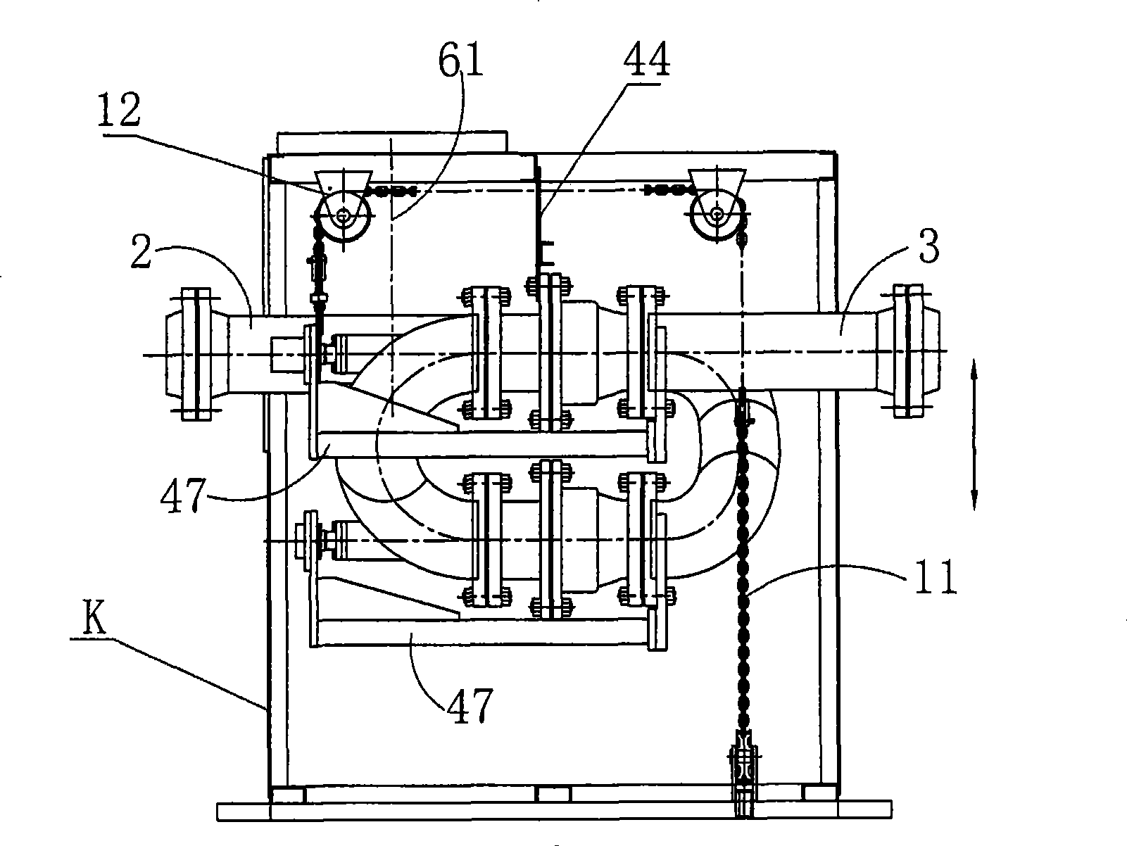 Flexible apparatus of balanced type movable hood