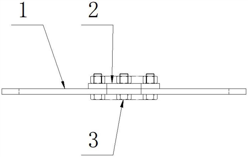 Special lifting appliance for triangular iron core