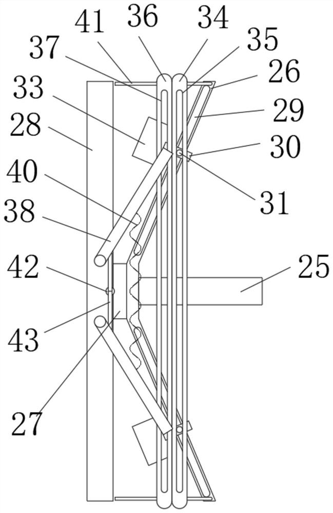 Road paver with automatic asphalt feeding structure